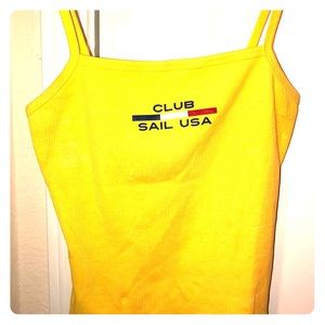 Cute yellow crop top 💛